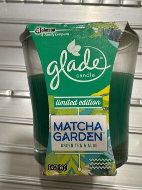 Glade Green Scented Candle in Clear Glass
